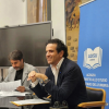 L'Assessore regionale Fabio Barcaioli e l'Amministratore Unico di ADISU Umbria, Giacomo Leonelli, durante la presentazione del percorso di co-progettazione del 110Caffè nel corso della conferenza stampa.