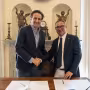 L’Amministratore unico di ADISU Umbria Giacomo Leonelli con il Rettore dell’Università degli Studi di Perugia in occasione della convenzione per l’accoglienza della comunità studentesca in mobilità.