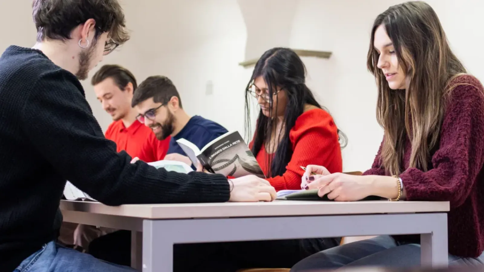 Studenti che studiano