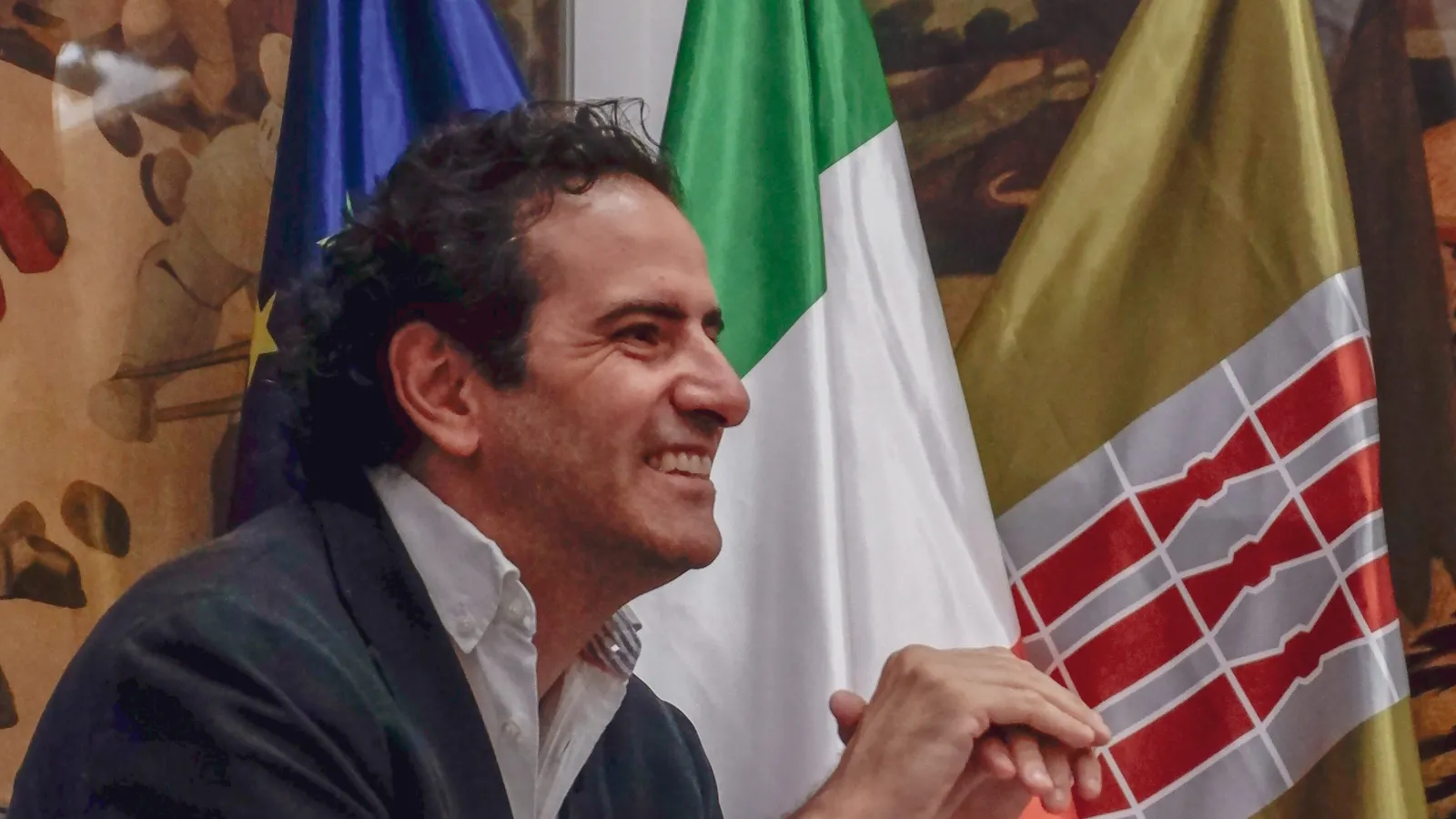 Amministratore Unico durante la conferenza stampa
